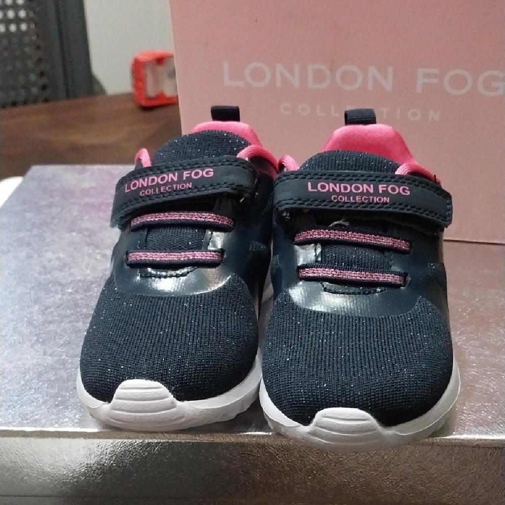 London Fog Kids Shoes - Black and Pink